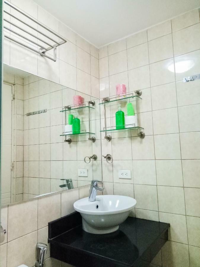 Forbes Area Bgc Taguig Manila Apartamento Exterior foto