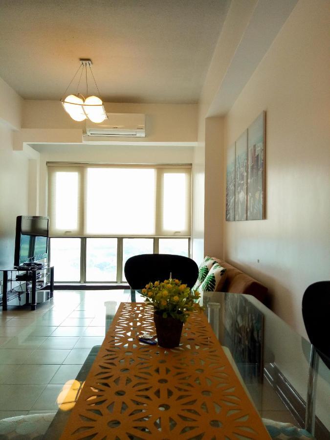 Forbes Area Bgc Taguig Manila Apartamento Exterior foto