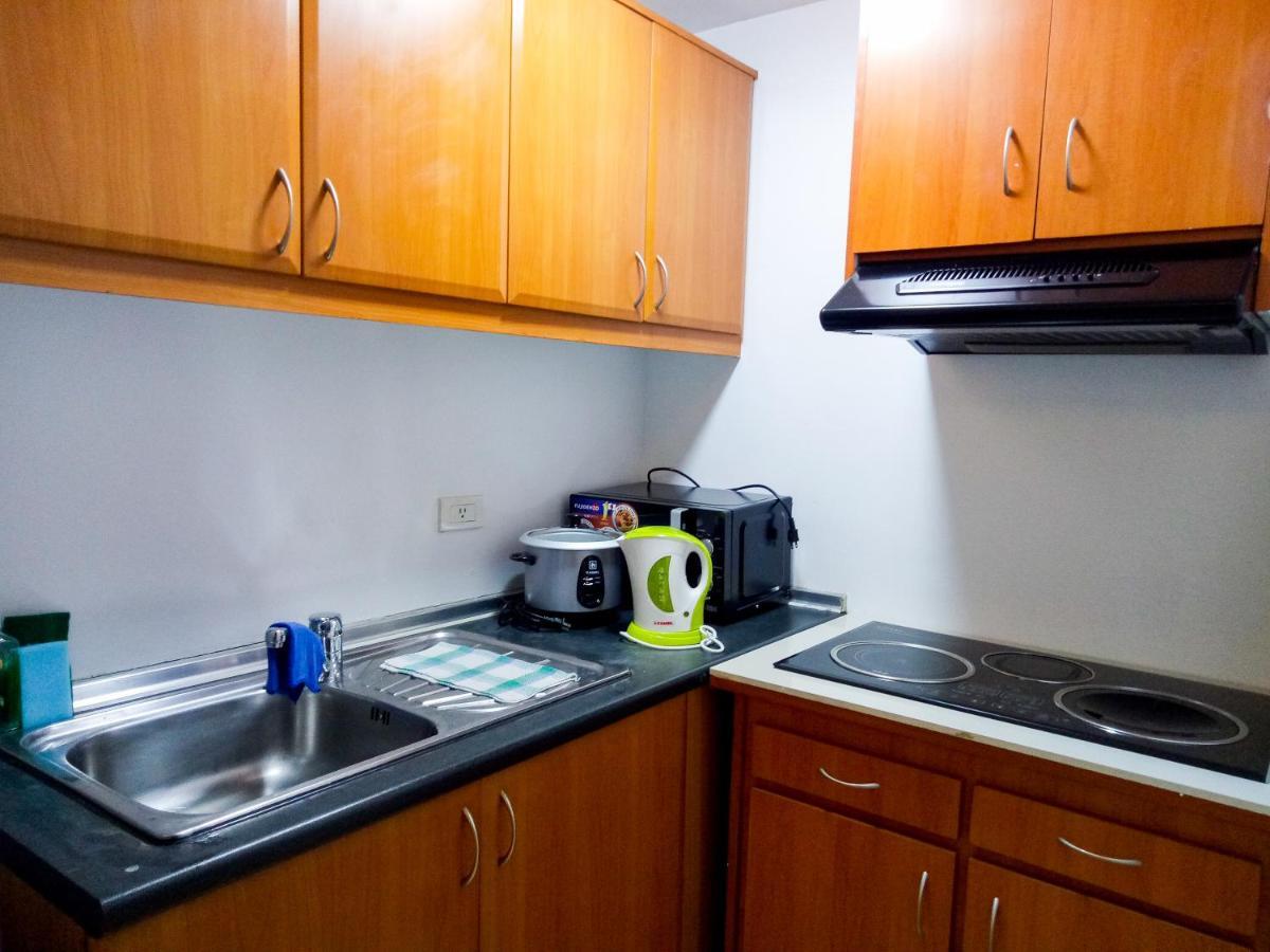 Forbes Area Bgc Taguig Manila Apartamento Exterior foto